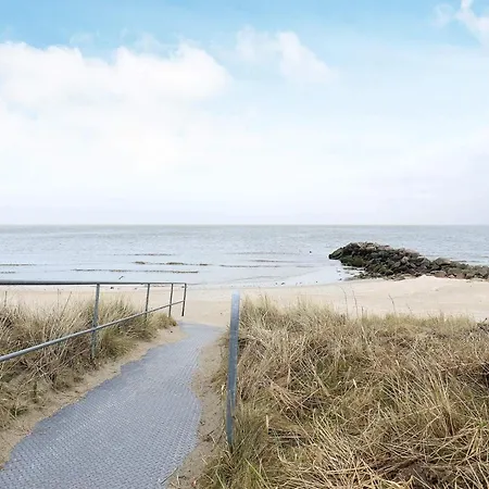 5 Person In Saeby-by Traum Себю